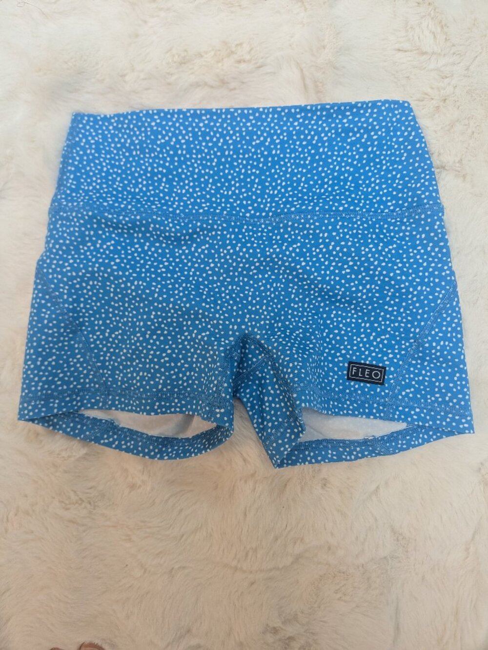 Fleo no front seam